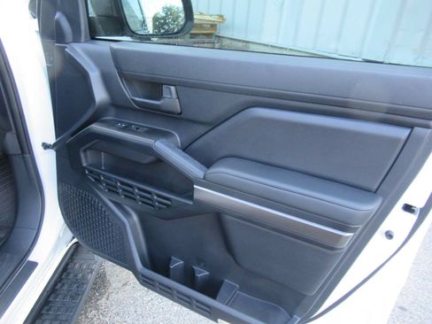 Used 2026 Toyota 4Runner SR5 AWD/4WD image 23