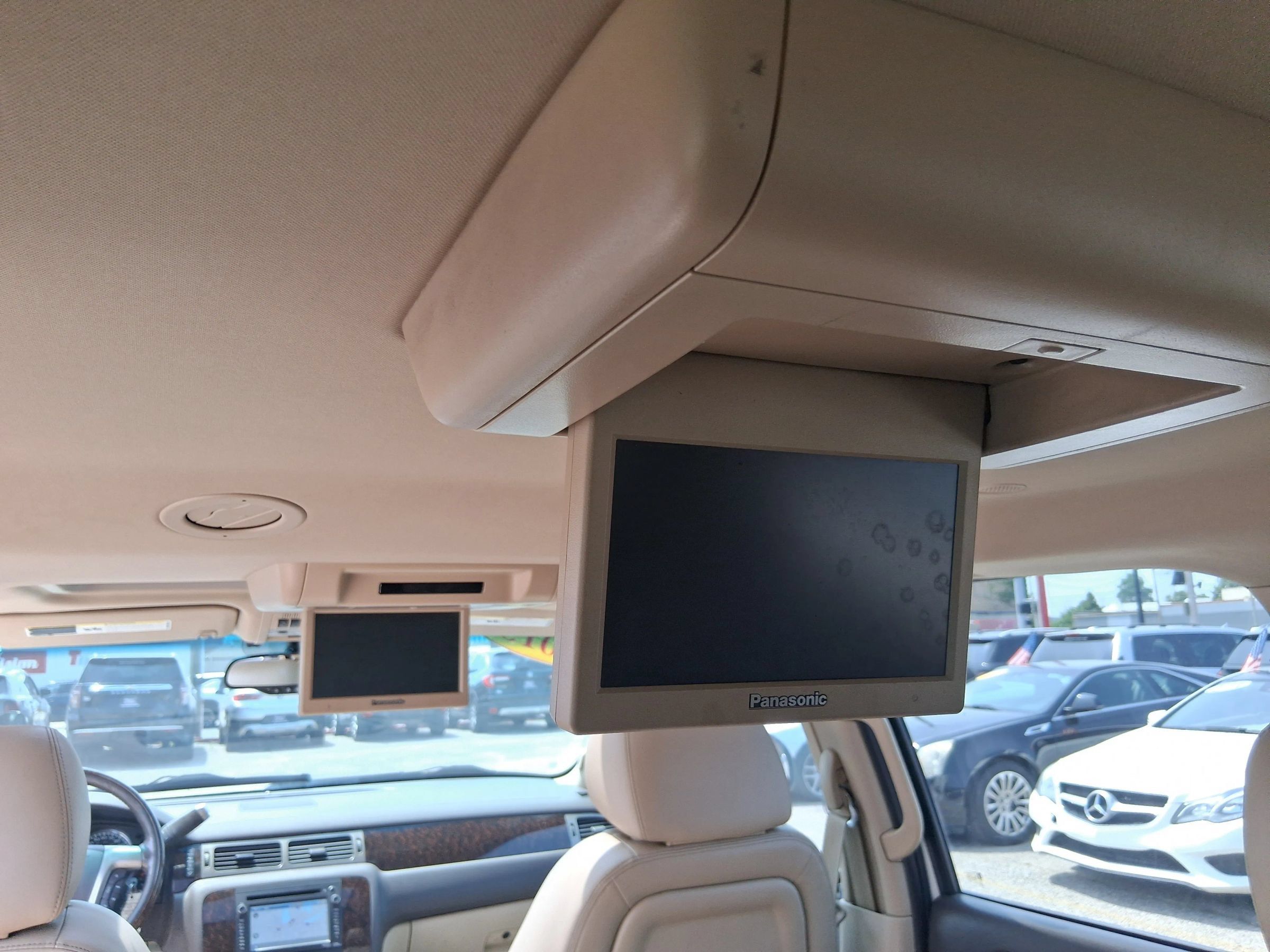 Used 2012 GMC Yukon XL Denali AWD/4WD image 16