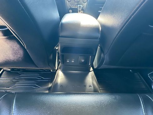 Used 2019 Ford Ranger Lariat w/ Black Appearance Package image 28