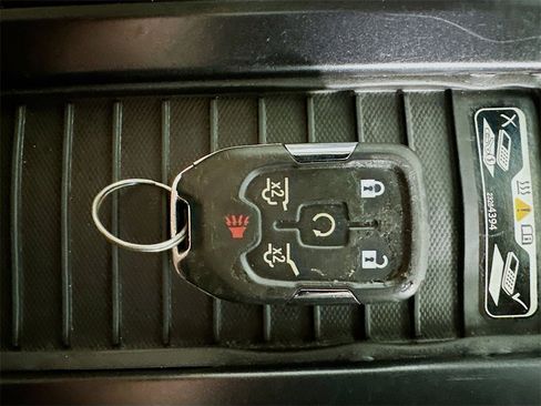 Used 2018 Chevrolet Suburban Premier image 43