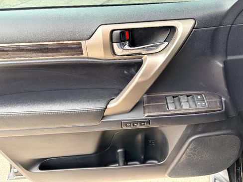 Used 2021 Lexus GX 460 Premium w/ Accessory Package AWD/4WD image 11