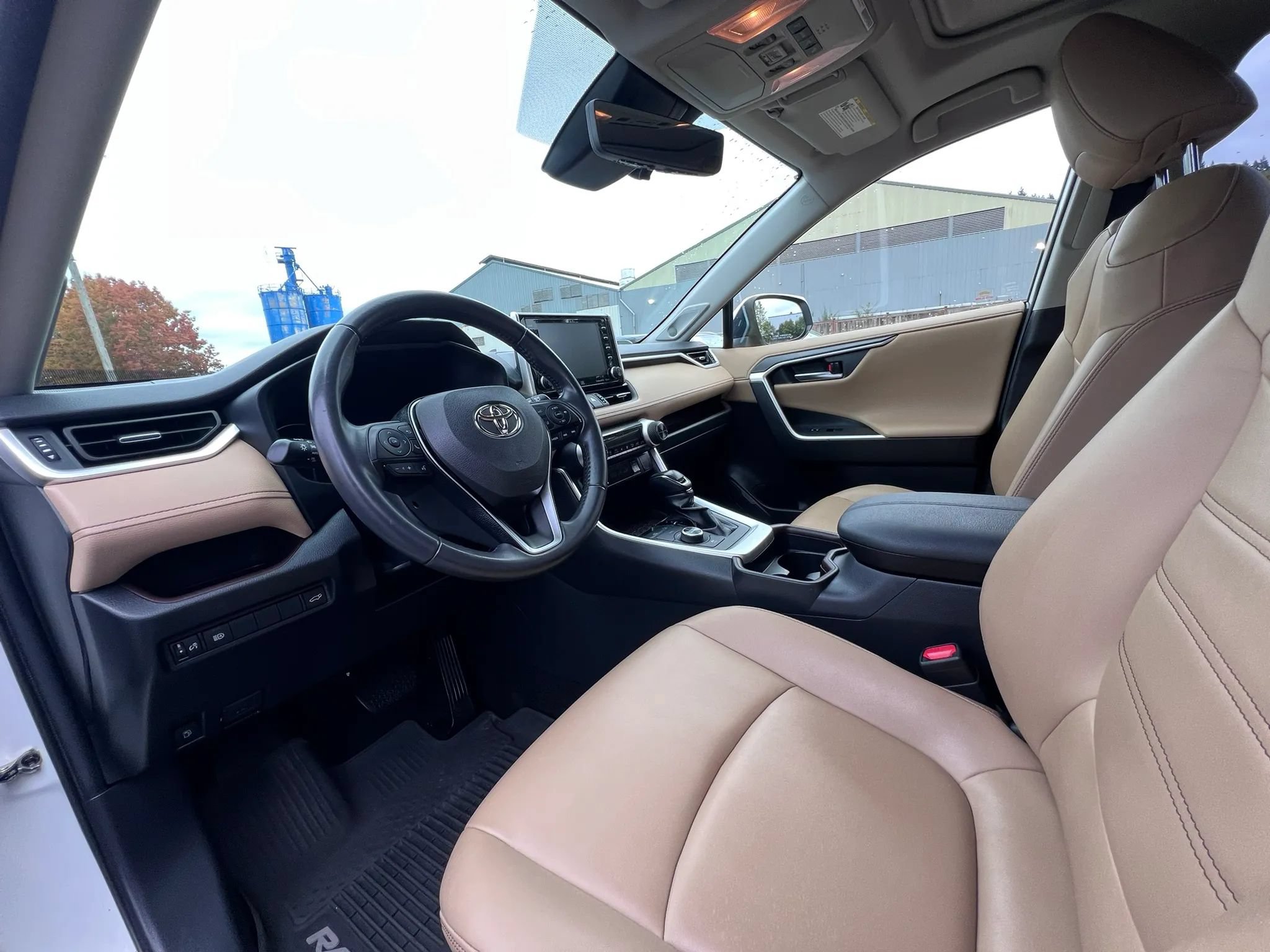 Used 2020 Toyota RAV4 Limited w/ All Weather Liner Package AWD/4WD image 17
