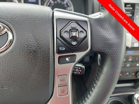 Used 2022 Toyota 4Runner Limited AWD/4WD image 35