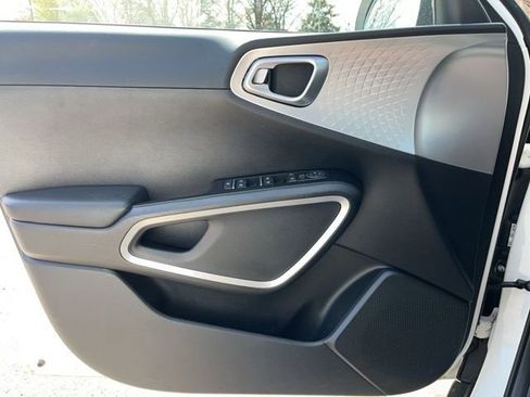 Used 2024 Kia Soul LX w/ Option Group 015 image 27