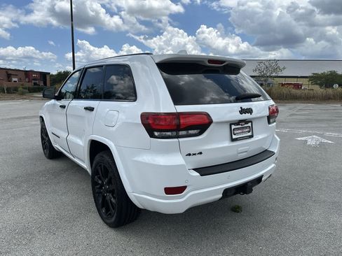Used 2021 Jeep Grand Cherokee Laredo X AWD/4WD image 12