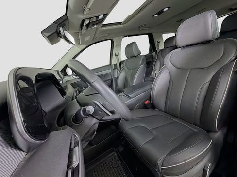 Used 2024 Hyundai Palisade SEL w/ Premium Package FWD image 12