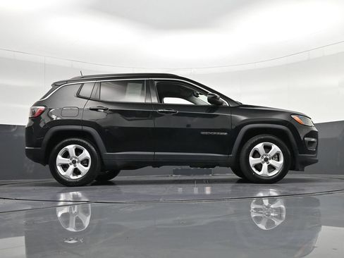 Used 2021 Jeep Compass Latitude FWD image 32