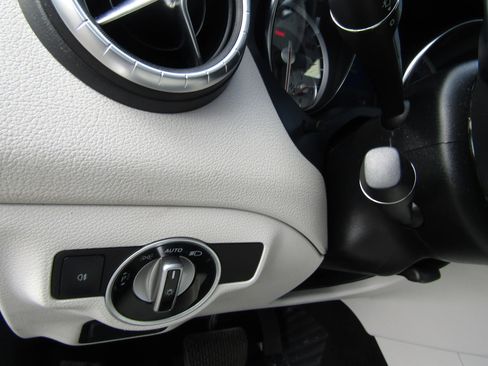 Used 2015 Mercedes-Benz CLA 250 image 15