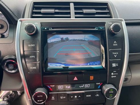 Used 2015 Toyota Camry XLE w/ Moonroof Package FWD image 34