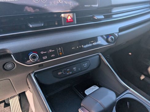 New 2026 Kia Carnival EX FWD image 19