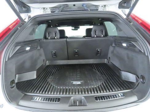 Used 2022 Cadillac XT4 Premium Luxury w/ Technology Package image 28