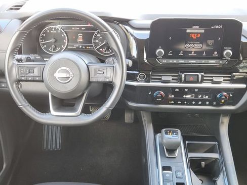 Used 2024 Nissan Pathfinder SV FWD image 25