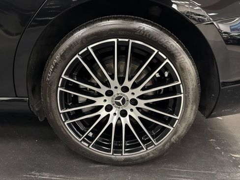 Used 2025 Mercedes-Benz C 300 Sedan image 19