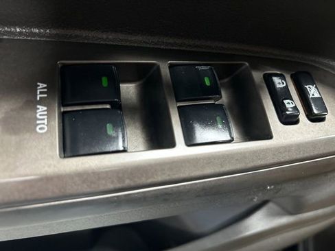 Used 2010 Toyota Land Cruiser AWD/4WD image 12