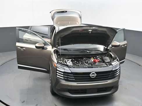 Certified 2025 Nissan Kicks SV image 35