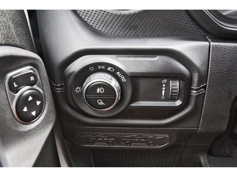 Used 2024 Jeep Gladiator Rubicon w/ Technology Group image 20