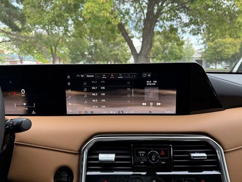 New 2026 Nissan Armada SL w/ Captain's Chari Seat Package image 32