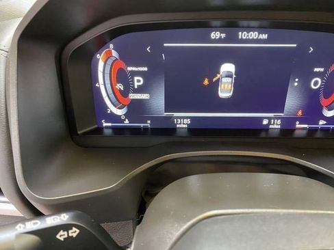 Used 2025 Nissan Rogue SL FWD image 37