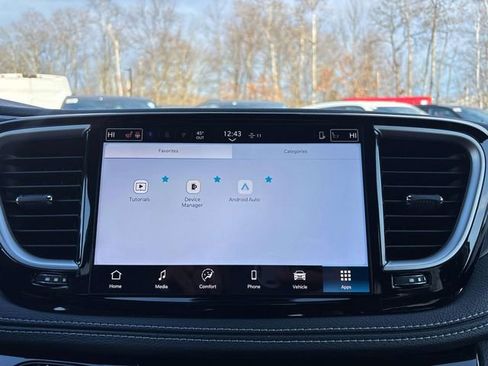 New 2026 Chrysler Pacifica Select image 14