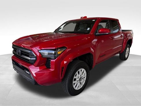 Used 2025 Toyota Tacoma SR5 AWD/4WD image 3