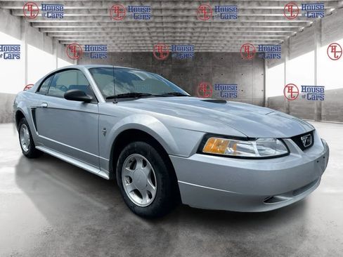Used 2000 Ford Mustang Coupe RWD image 3