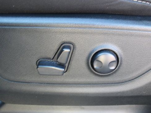 Used 2023 RAM 1500 Big Horn image 11