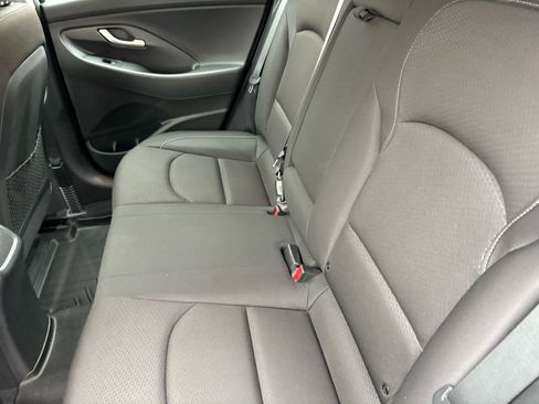 Used 2018 Hyundai Elantra GT image 16