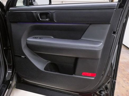 Certified 2025 Hyundai Santa Fe Calligraphy FWD image 30