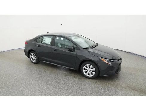 Used 2025 Toyota Corolla LE FWD image 15