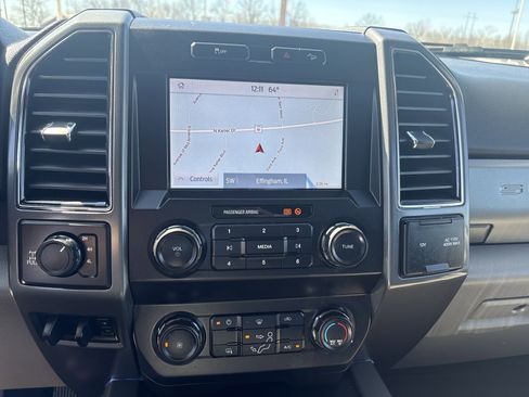 Used 2022 Ford F250 XLT w/ Black Appearance Package image 18