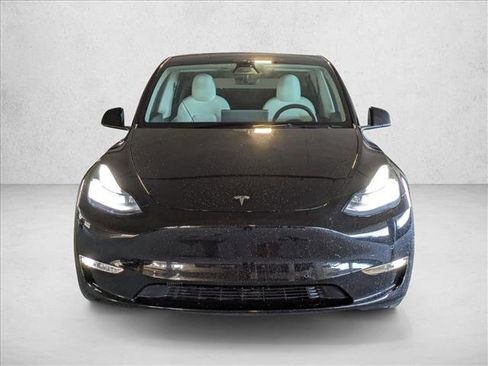 Used 2021 Tesla Model Y Long Range image 2