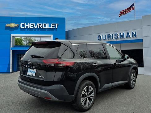 Used 2023 Nissan Rogue SV image 3