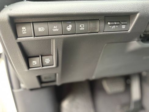 New 2026 Toyota Sienna Platinum image 30