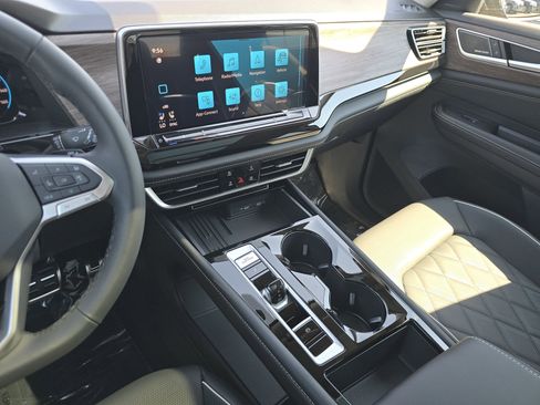 New 2026 Volkswagen Atlas SEL Premium R-Line image 24