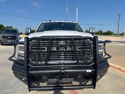 Used 2024 RAM 3500 Laramie AWD/4WD image 8
