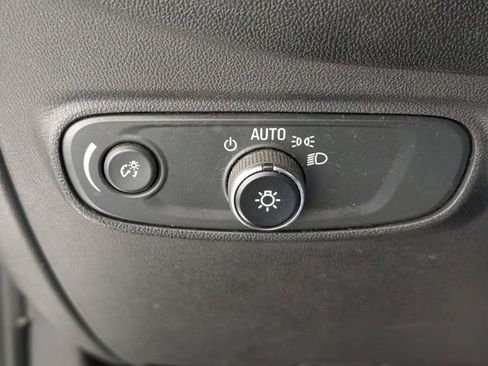 Used 2020 Chevrolet Equinox LS image 14