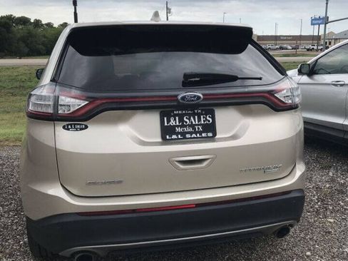 Used 2017 Ford Edge Titanium FWD image 3