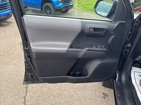 Used 2020 Toyota Tacoma SR w/ SX Package AWD/4WD image 8