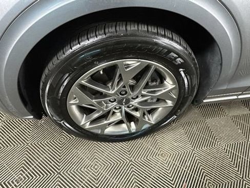Used 2025 Genesis GV70 2.5T AWD/4WD image 10