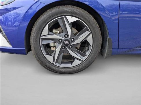 Certified 2023 Hyundai Elantra Limited image 20