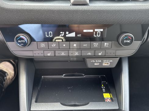 New 2026 Subaru Outback Limited AWD/4WD image 21