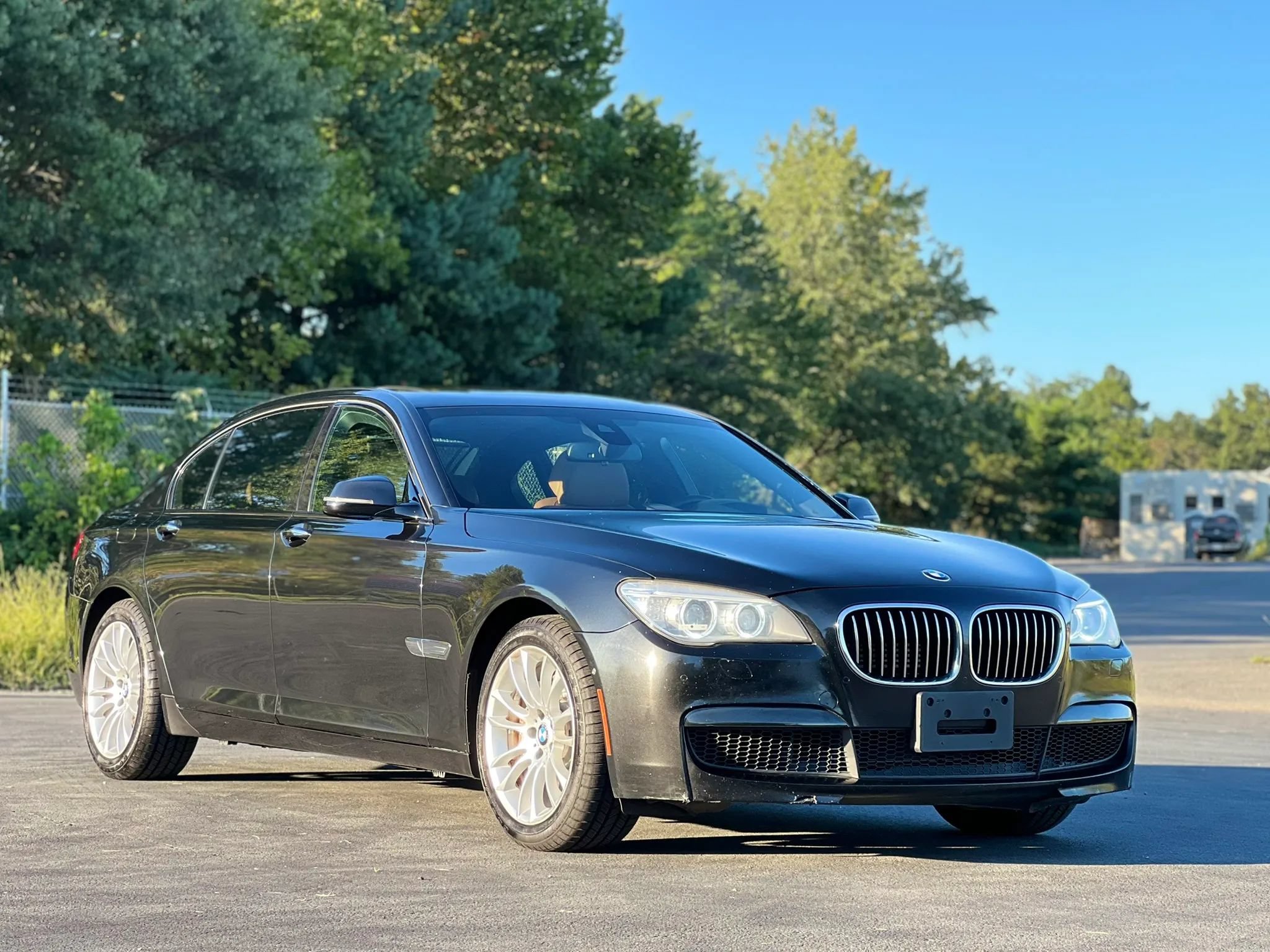 Used 2013 BMW 750Li xDrive w/ Executive Pkg AWD/4WD image 7