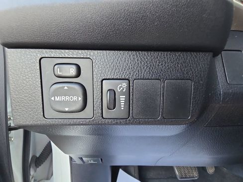 Used 2016 Toyota RAV4 LE FWD image 21