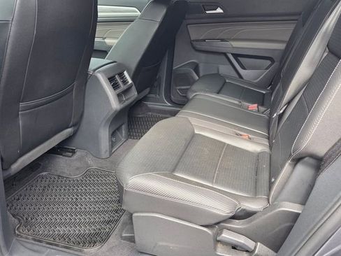 Used 2023 Volkswagen Atlas Cross Sport SE FWD image 6