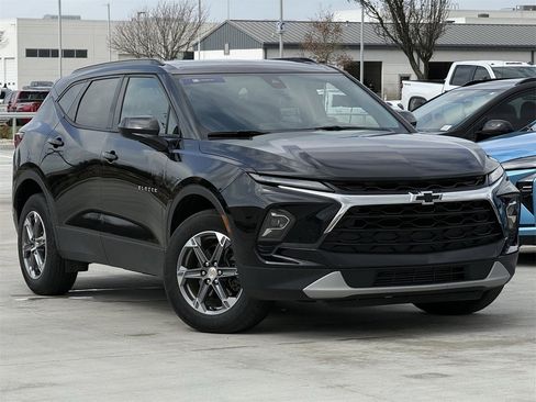 Certified 2024 Chevrolet Blazer LT w/ Convenience Package image 2