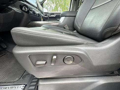 Used 2025 Chevrolet Silverado 1500 LTZ w/ LTZ Premium Package AWD/4WD image 12