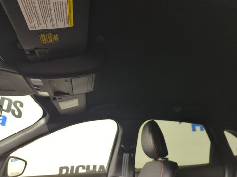 Used 2025 Ford Escape ST-Line FWD image 16