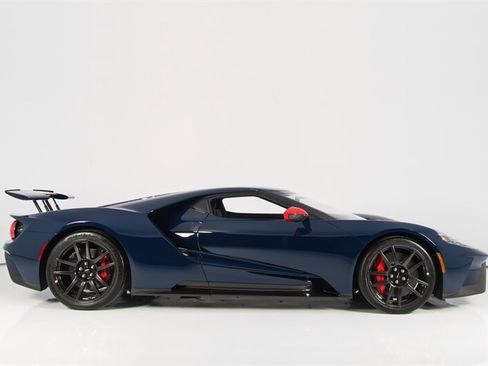 Used 2020 Ford GT Carbon Series image 11
