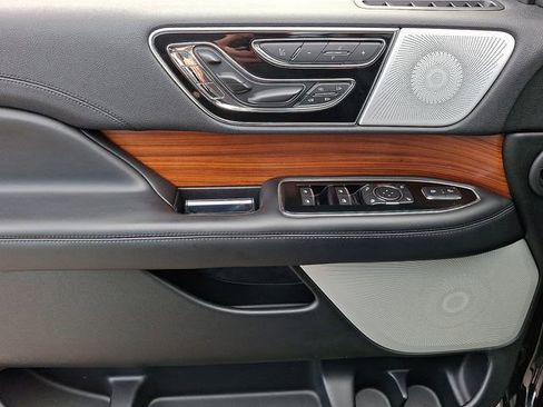 Used 2019 Lincoln Navigator L Reserve image 13