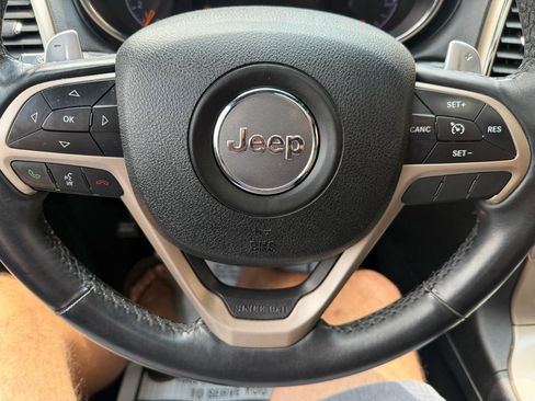Used 2014 Jeep Grand Cherokee Overland AWD/4WD image 22